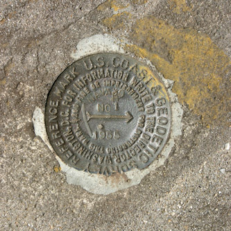 Geodetic survey marker